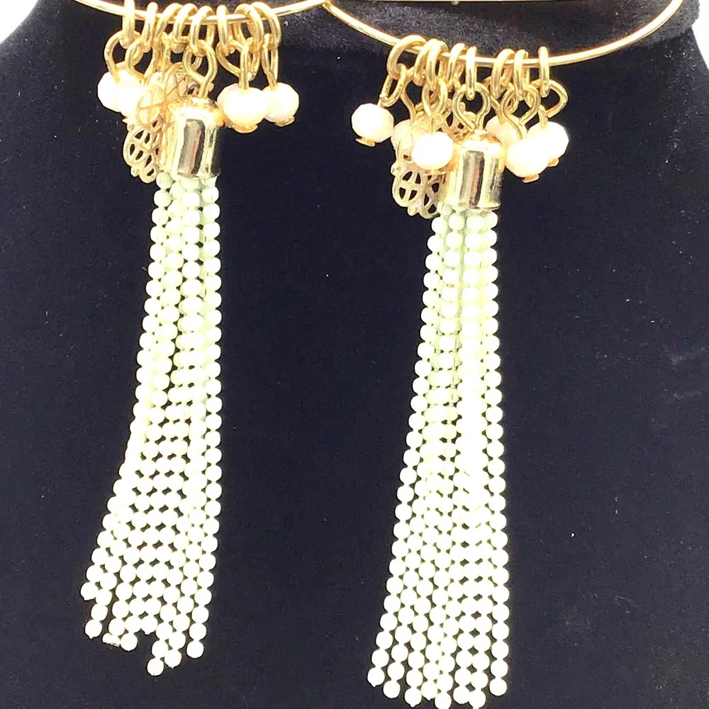 Gold Oval Hoops‎ With Gold & Cream Beads